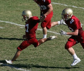 开云体育中国-迈凯伦轻取红牛二队，塞恩斯扛起全队，一场战术与意志的胜利