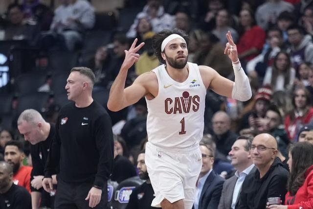 雄鹿近期战绩上升，状态火热